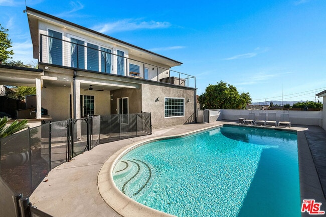 523 E Fairmount Rd in Burbank, CA - Building Photo - Building Photo