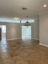 1538 Winterberry Ln in Weston, FL - Building Photo - Building Photo