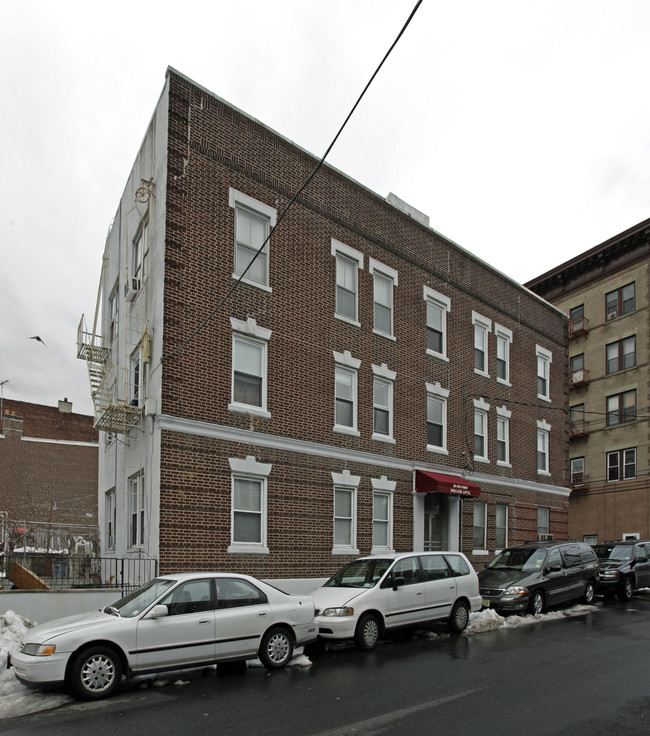 581 59th St in West New York, NJ - Building Photo - Building Photo