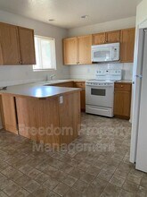 1151 NE Trailridge Ct in Mountain Home, ID - Building Photo - Building Photo