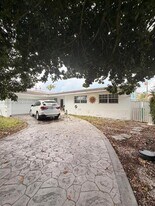 1461 NW 137th St in Miami, FL - Building Photo