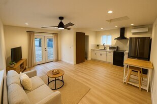 3046 Miguel St, Unit Detached Studio Apartment in Riverside, CA - Building Photo