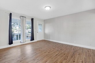 6562 Ector Ct in Jacksonville, FL - Foto de edificio - Building Photo