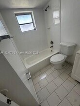 321 NE 1st Ct in Hallandale Beach, FL - Building Photo - Building Photo