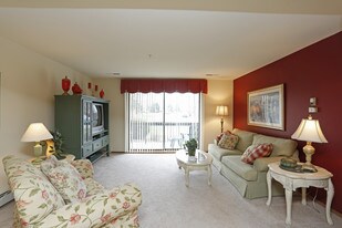 Chandana Pointe Apartments in Valparaiso, IN - Building Photo