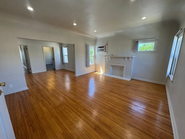 property at 467 N Orange Grove Ave