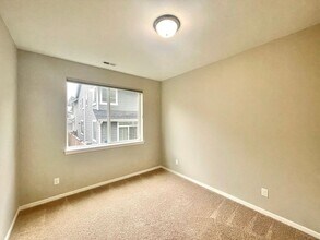 9613 S 245th Pl in Kent, WA - Building Photo - Building Photo