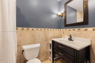5490 SW 57th Ave in Miami, FL - Building Photo - Building Photo