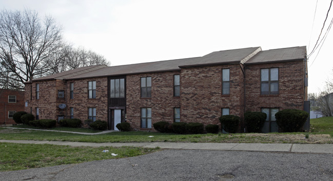 8380 Cottonwood Dr in Cincinnati, OH - Foto de edificio - Building Photo