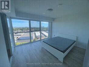 225 Village Green Square in Toronto, ON - Building Photo - Building Photo