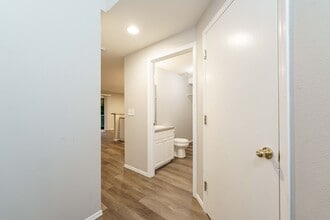 9715 NE Tenny Creek Dr in Vancouver, WA - Building Photo - Building Photo