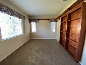 2528 Granite Park Ln in Elk Grove, CA - Building Photo - Building Photo