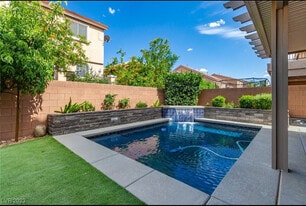 9784 Kodiak Island Ct, Unit 1 BD in Las Vegas, NV - Building Photo