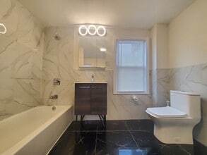 66 Broadway, Unit 1 in Bayonne, NJ - Building Photo - Building Photo