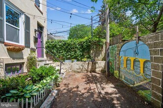 3563 Lafayette St in Philadelphia, PA - Building Photo - Building Photo