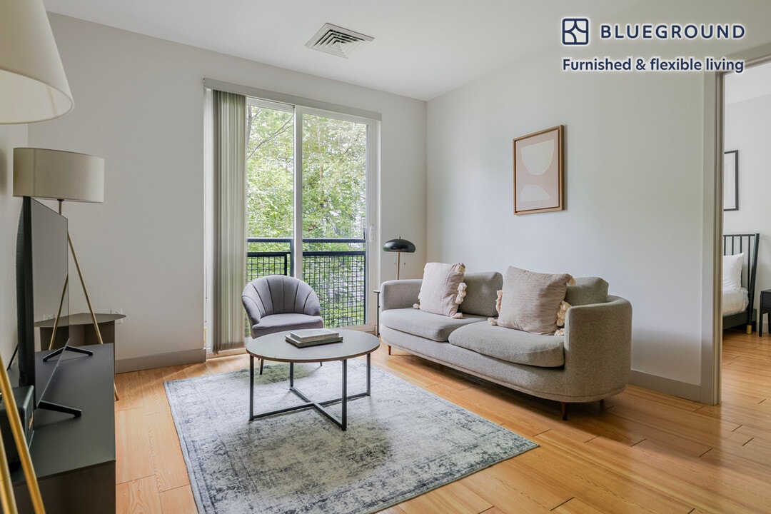 320 D St in Boston, MA - Building Photo