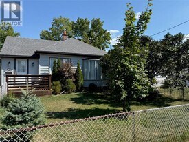 11 Mercer Rd in Cambridge, ON - Building Photo