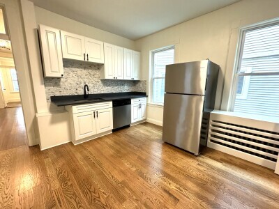 11 E Milton Rd, Unit 1 in Brookline, MA - Building Photo