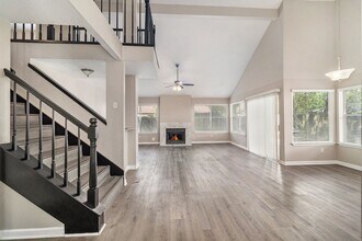 5115 Shady Gardens Dr in Humble, TX - Building Photo - Building Photo