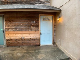 1314 Pennington Ave in Edmond, OK - Building Photo