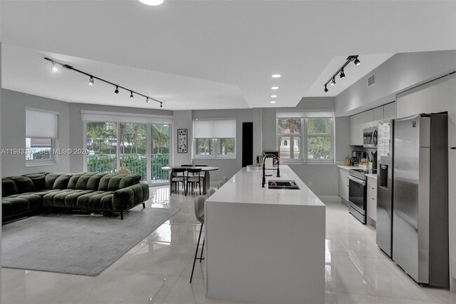 property at 20000 E Country Club Dr