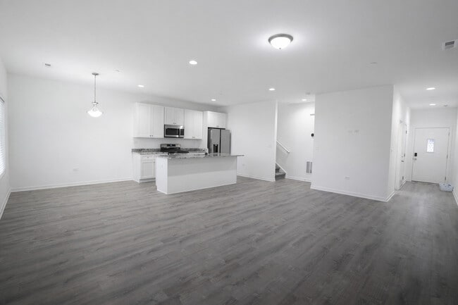 1128 Gillespie Ln in Yorkville, IL - Building Photo - Building Photo