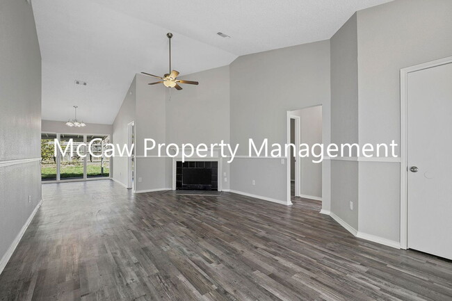 3801 Huckleberry Dr in Fort Worth, TX - Building Photo - Building Photo