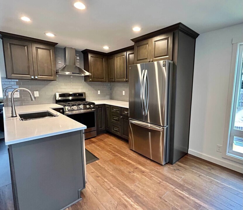 6571 Amy Ln NE in Keizer, OR - Building Photo
