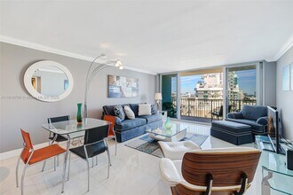 5838 Collins Ave in Miami Beach, FL - Building Photo - Building Photo
