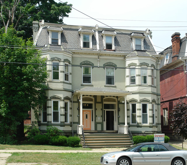 332 W 6th St in Erie, PA - Foto de edificio - Building Photo