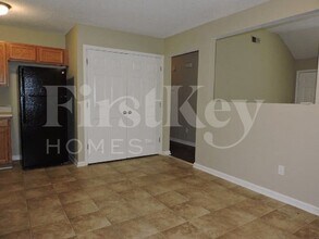 2631 Parkview Dr in Memphis, TN - Foto de edificio - Building Photo