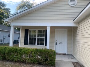 256 Victory Gardens Dr in Wilmington, NC - Building Photo - Building Photo