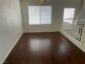 302 Waterton Lakes Ave in Las Vegas, NV - Building Photo - Building Photo