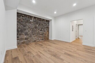 750 Cascade Pl SW in Atlanta, GA - Building Photo - Building Photo