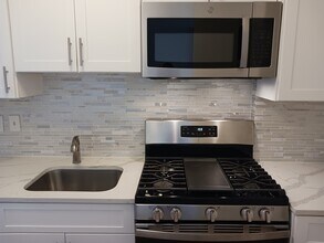 1260 21st St NW, Unit 514 in Washington, DC - Building Photo - Building Photo
