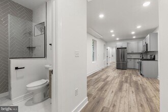 2938 W Girard Ave-Unit -1 in Philadelphia, PA - Building Photo - Building Photo