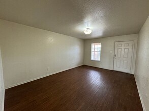 3301 Barcelona Dr in Killeen, TX - Building Photo - Building Photo