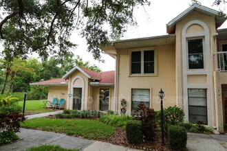 323 Knottwood Ct in Sun City Center, FL - Building Photo - Building Photo