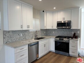 800 E 83rd St in Los Angeles, CA - Building Photo - Building Photo