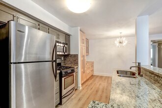 1825 Selby Ave in Los Angeles, CA - Building Photo - Building Photo