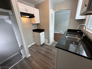 5185 Anthony St in Maple Heights, OH - Foto de edificio - Building Photo