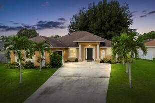 6650 NW Omega Rd in Port St. Lucie, FL - Building Photo