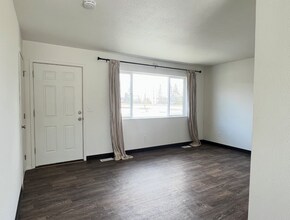 9464 Kenai Spur Hwy-Unit -1 in Kenai, AK - Building Photo - Building Photo