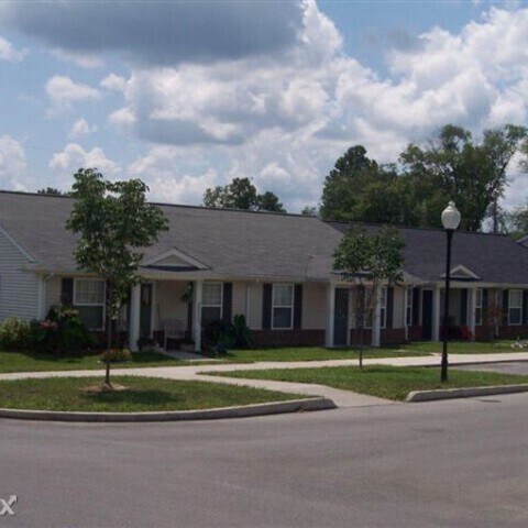 222 N 3rd St in Williamsburg, KY - Building Photo