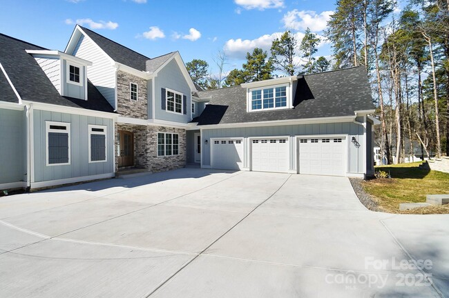 154 Fox Hunt Dr in Mooresville, NC - Building Photo - Building Photo