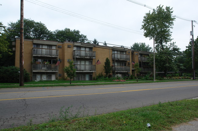 South Reo Apartments in Lansing, MI - Building Photo - Building Photo