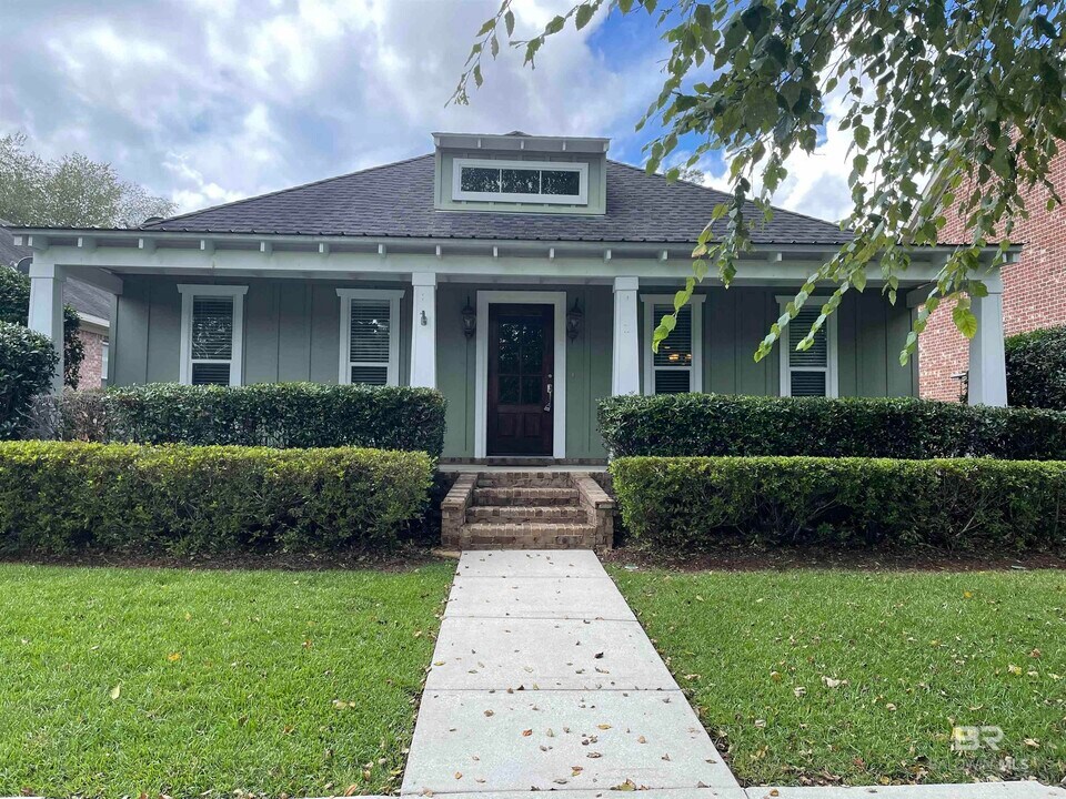 30013 St Barbara St in Daphne, AL - Building Photo