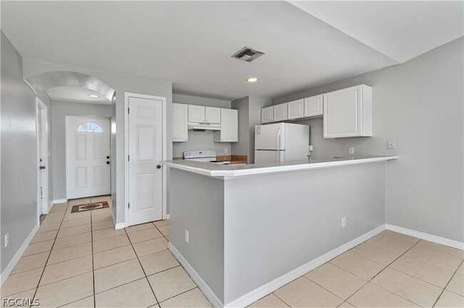 property at 1118 Diplomat Pkwy E