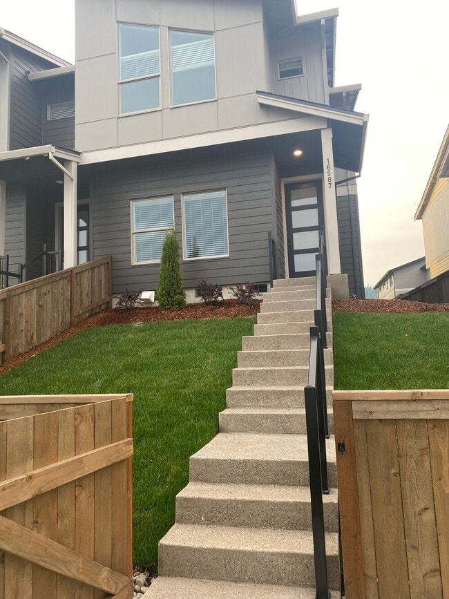 property at 16587 SE Sunshower Pl