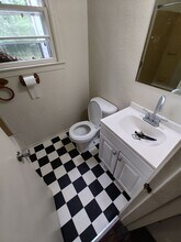 2211 Ivy Rd in Kinston, NC - Building Photo - Building Photo